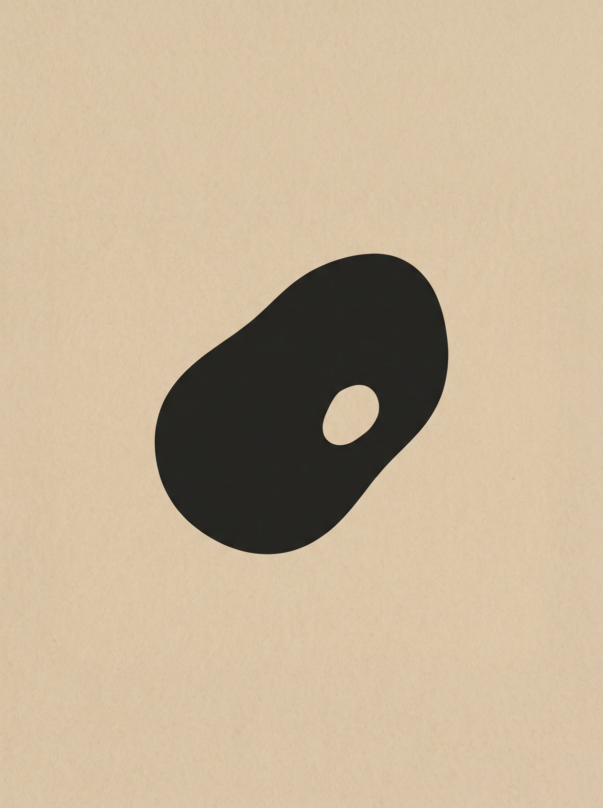 Form I – abstrakt organisk plakat i sort, hvid og beige