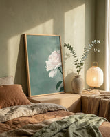 plakat mockup for romantisk-hvid-rose-plakat