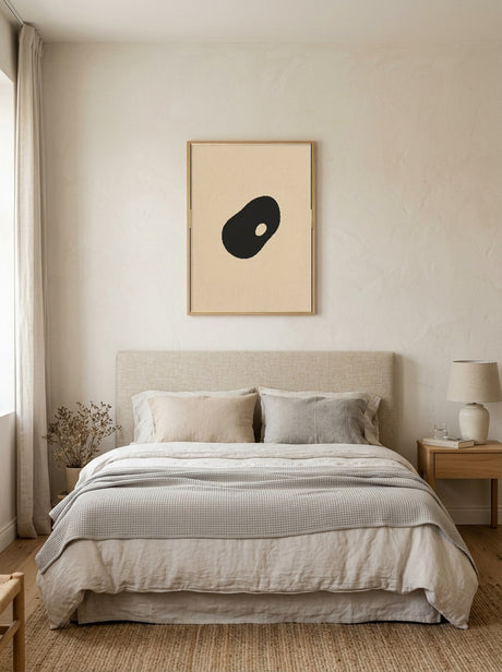 Form I Plakat i ramme på væg i soveværelse
